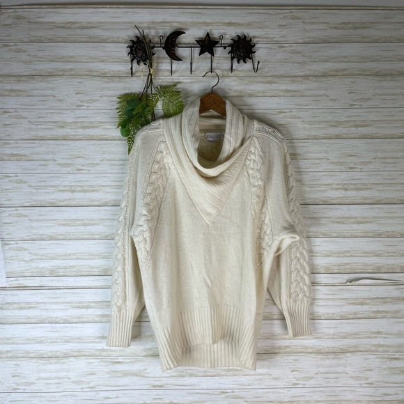 Vintage Lambswool Angora Ivory Knit Sweater - Picture 2 of 4